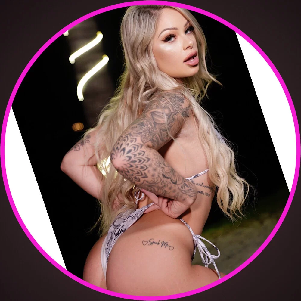 Profile of brookeshowsxx